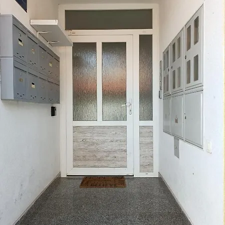 Luka Apartment